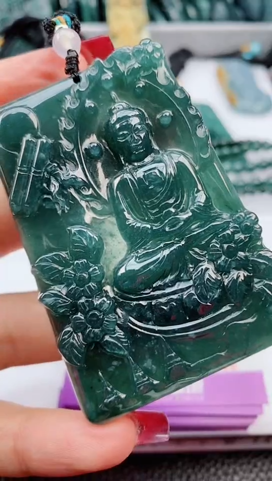 【闪购商品】翡翠颈饰未镶嵌