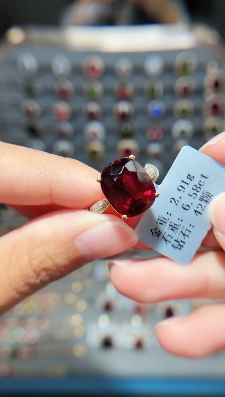 18K金镶嵌戒指碧玺6.58.