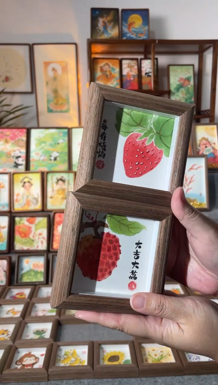 【闪购商品】国画【小荔枝小草莓】纯手绘国画摆台