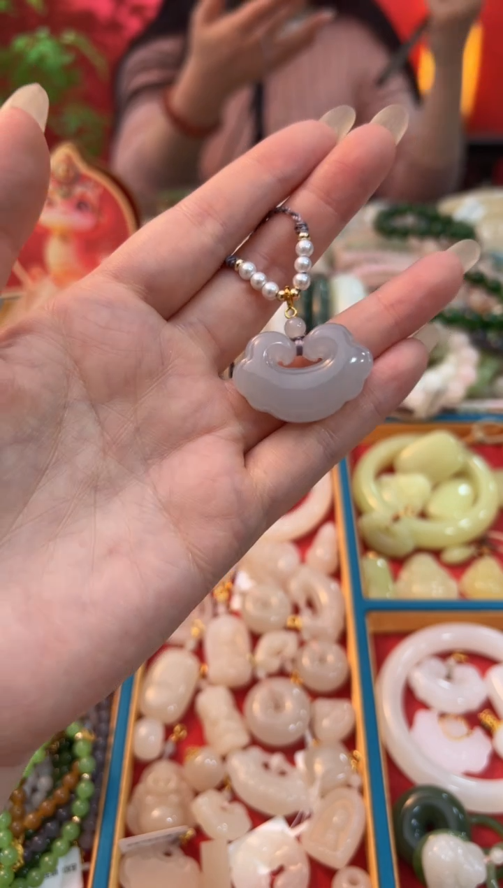 【闪购商品】和田玉吊坠未镶嵌烟紫香芋紫中号素面如意锁