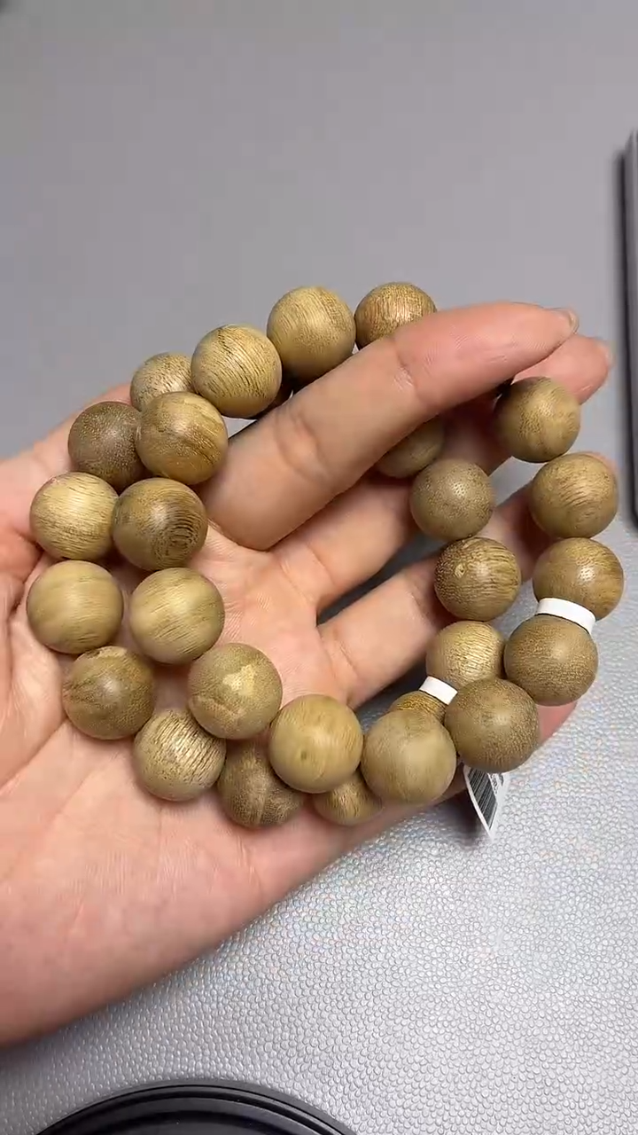 沉香手串菩萨棋圆珠单圈1.5微瑕多样性发其一
