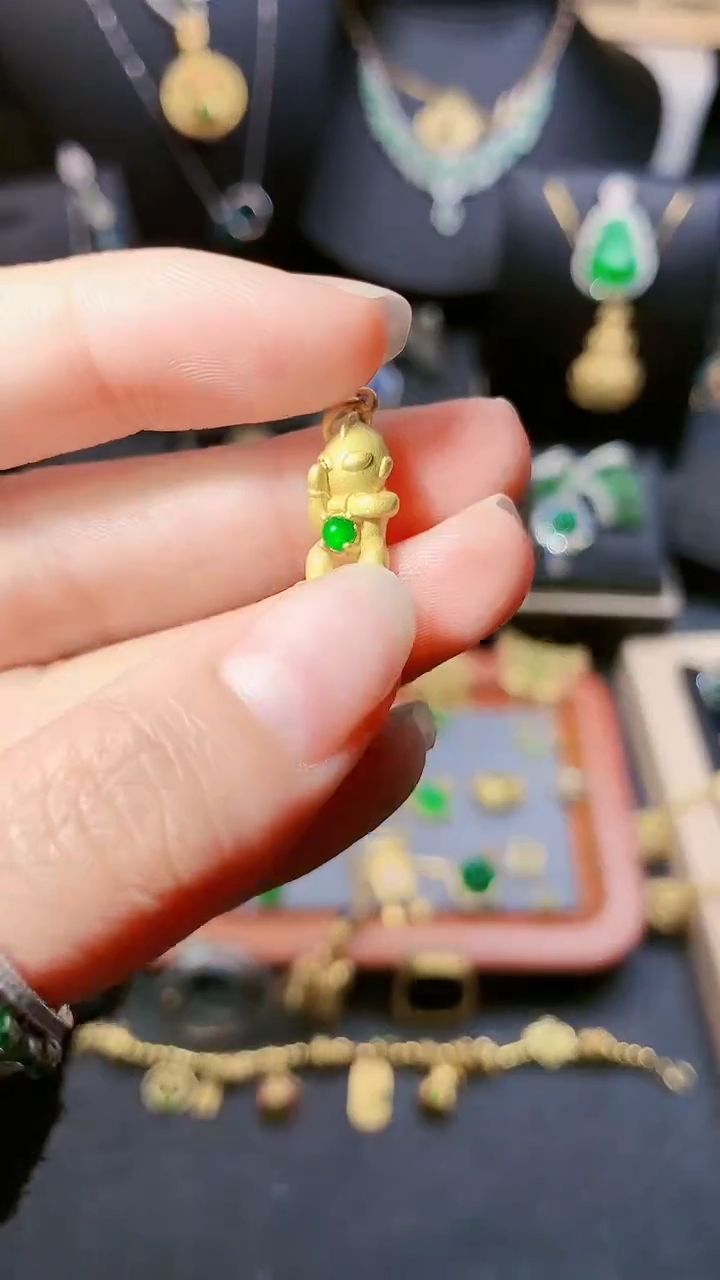 【闪购商品】翡翠吊坠(不含链)银S925镶嵌小提留