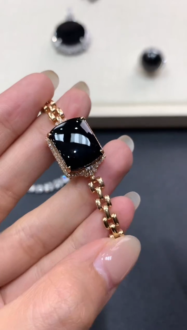 【闪购商品】翡翠手链18K金镶嵌w200      