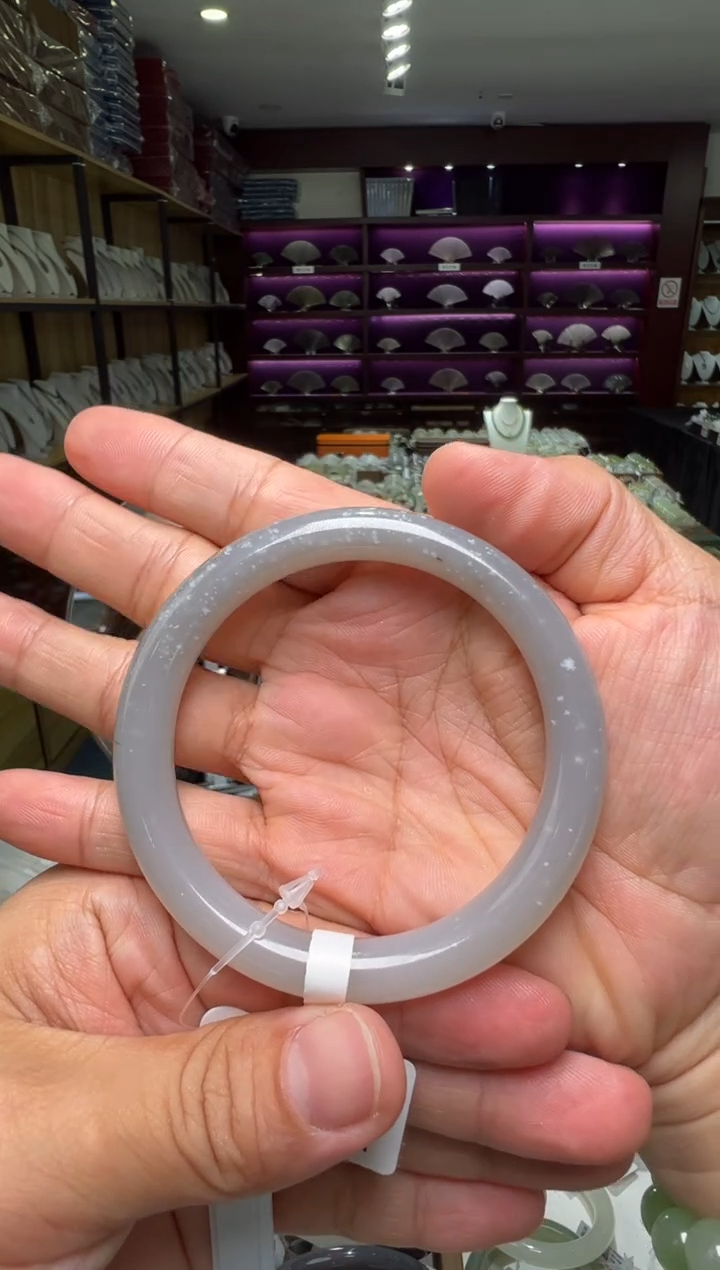 【闪购商品】和田玉手镯未镶嵌59-60圈口烟紫手镯