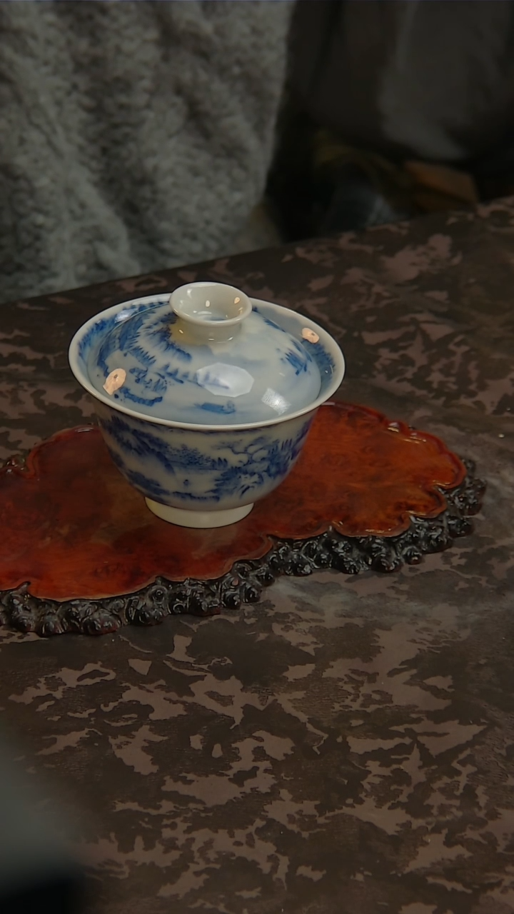 【闪购商品】青花手绘山水二才盖碗
