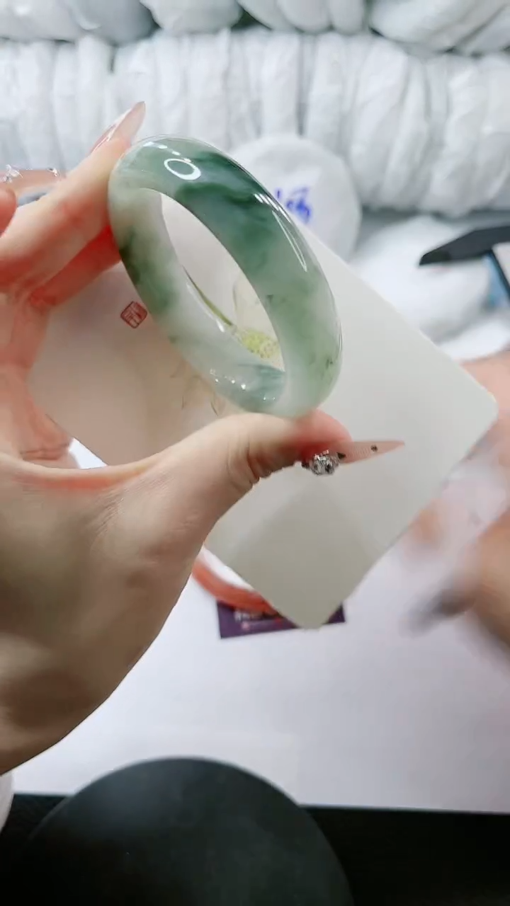 【闪购商品】石英质玉手镯未镶嵌多样性发货V376