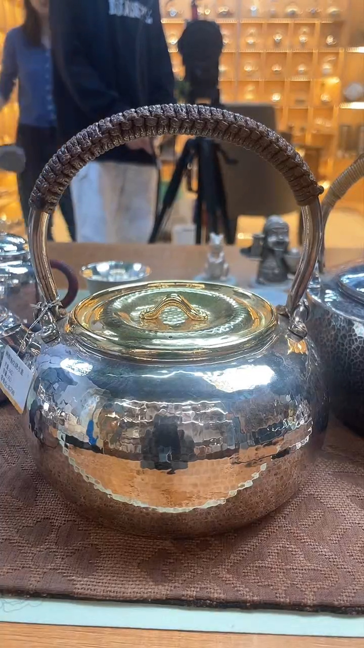 【闪购商品】烧水壶               
