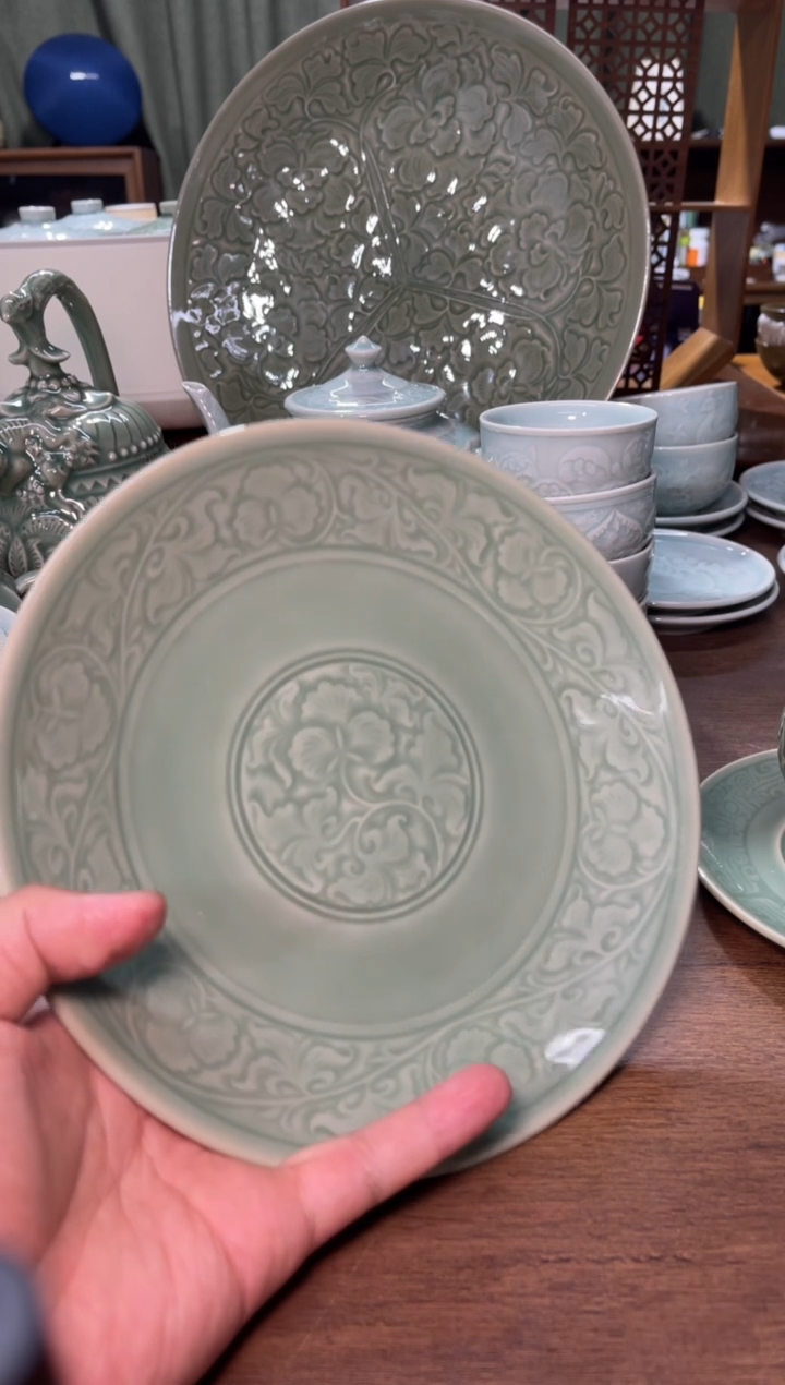 新品青釉牡丹盘子1只