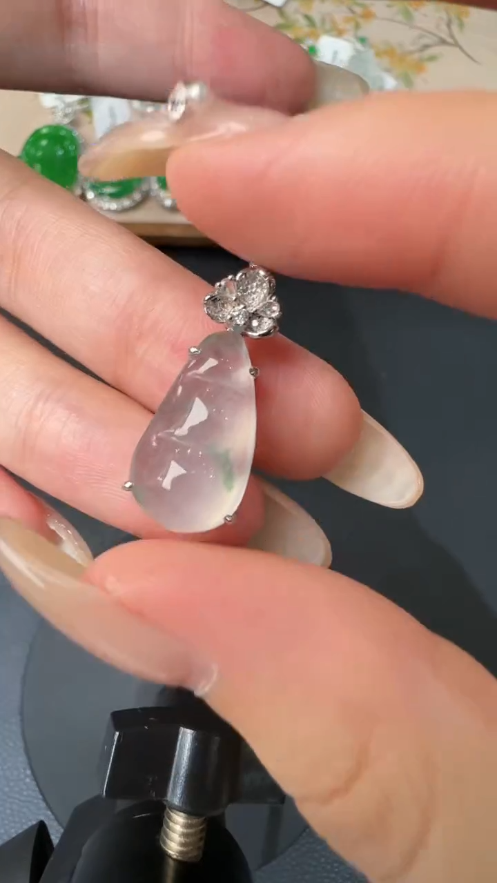 【闪购商品】翡翠吊坠(不含链)18K金镶嵌21
