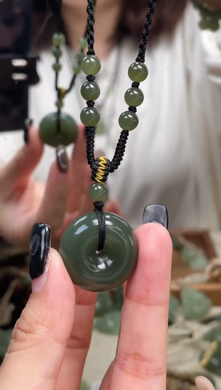 颈饰未镶嵌和田玉25平安扣