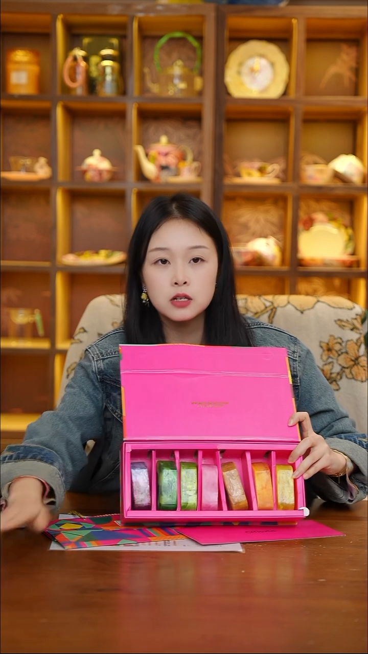 陶77-CMoxla蒄慕熙 七彩星河织梦精油皂-CF4699