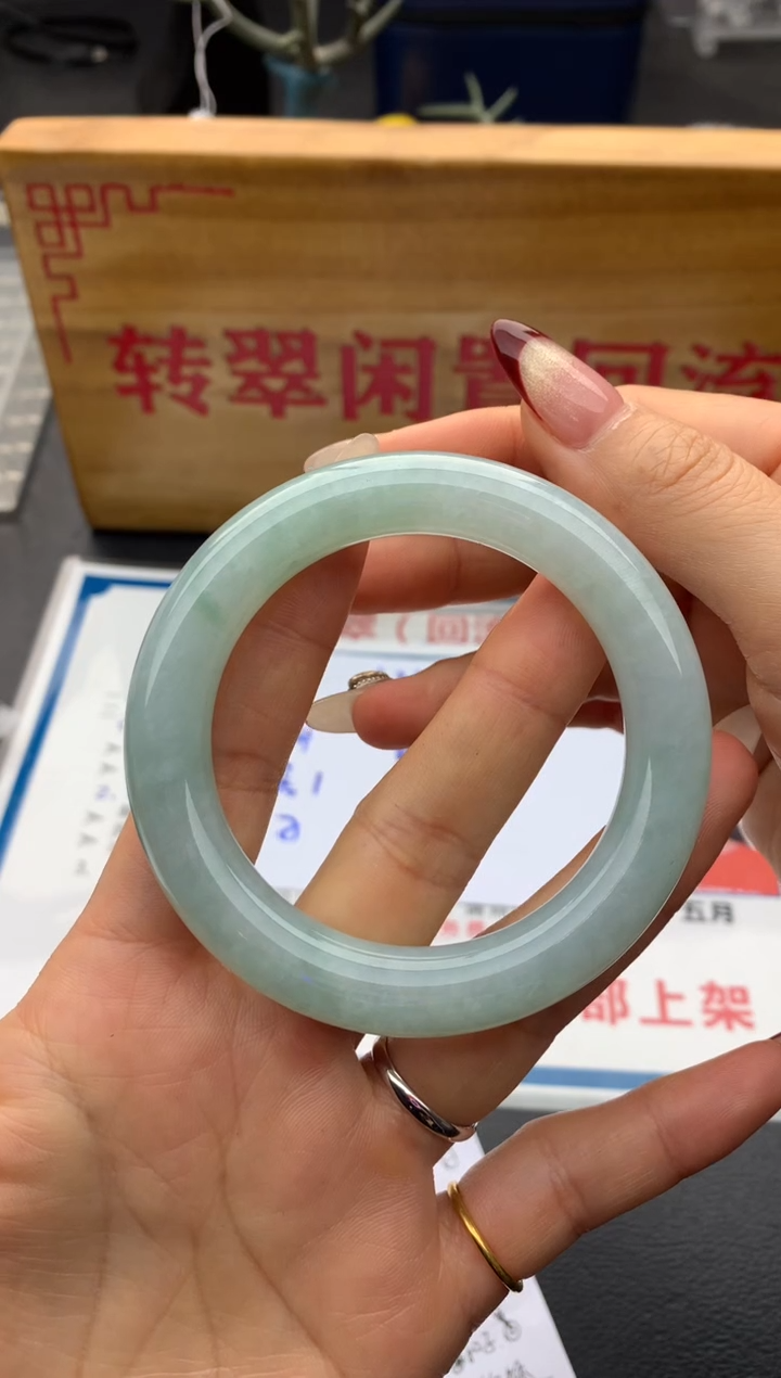 【闪购商品】翡翠手镯未镶嵌胖圆