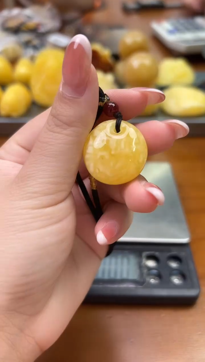 未镶嵌琥珀裸石琥珀蜜蜡吊坠