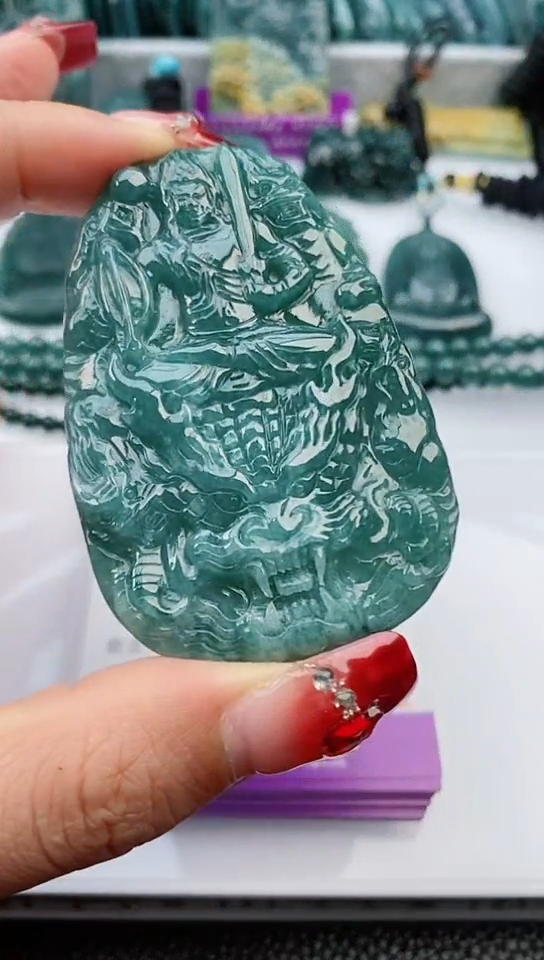 【闪购商品】翡翠颈饰未镶嵌                