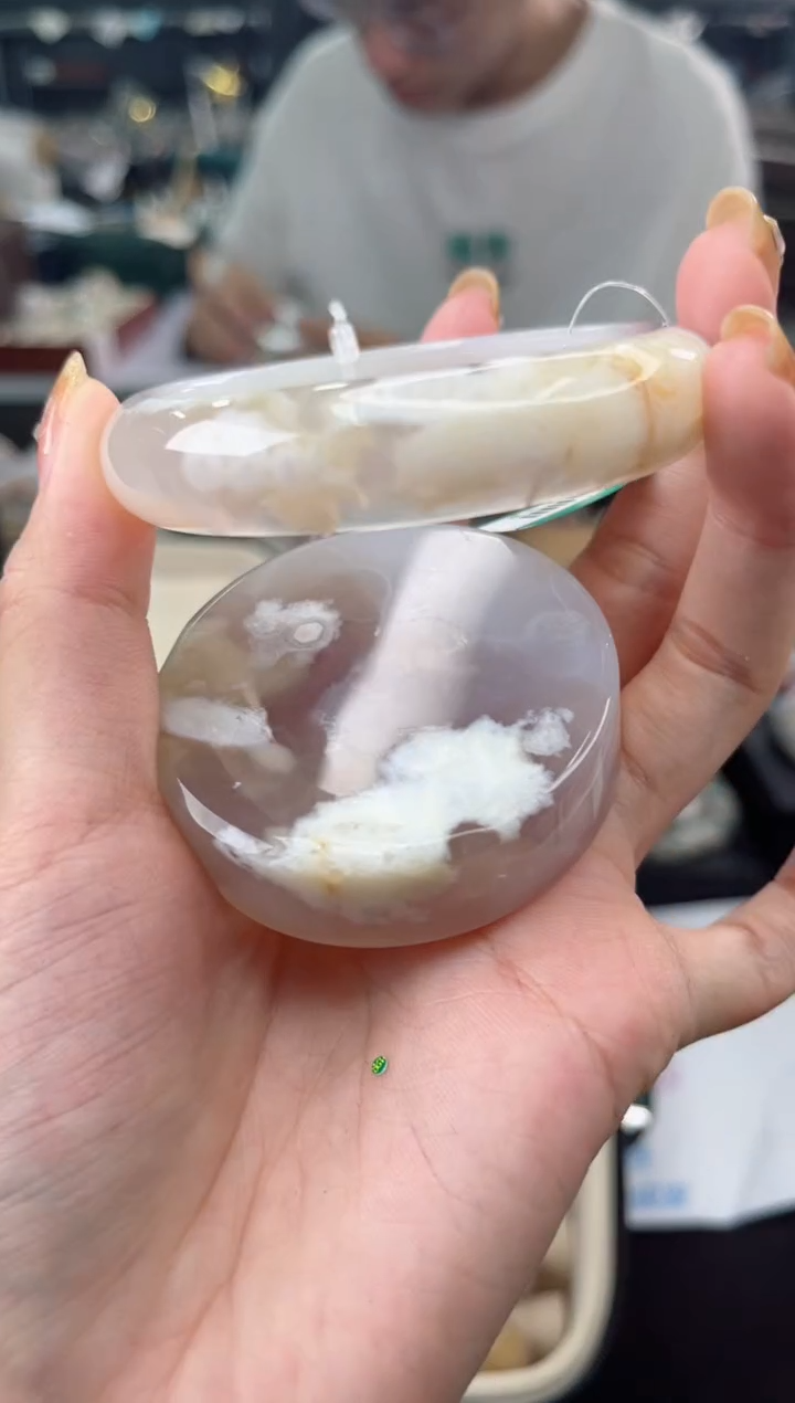 【闪购商品】石英质玉手镯未镶嵌57圈口（赠品镯心）1570136