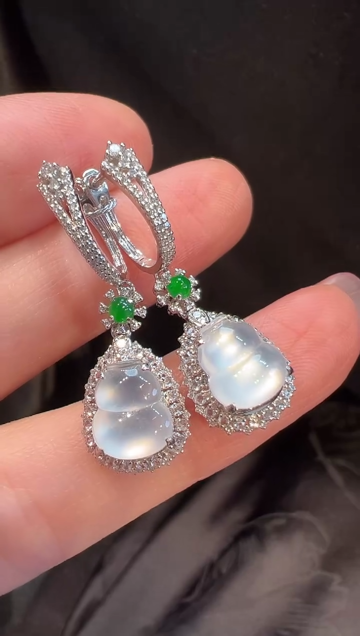 18K金镶嵌翡翠耳饰L6