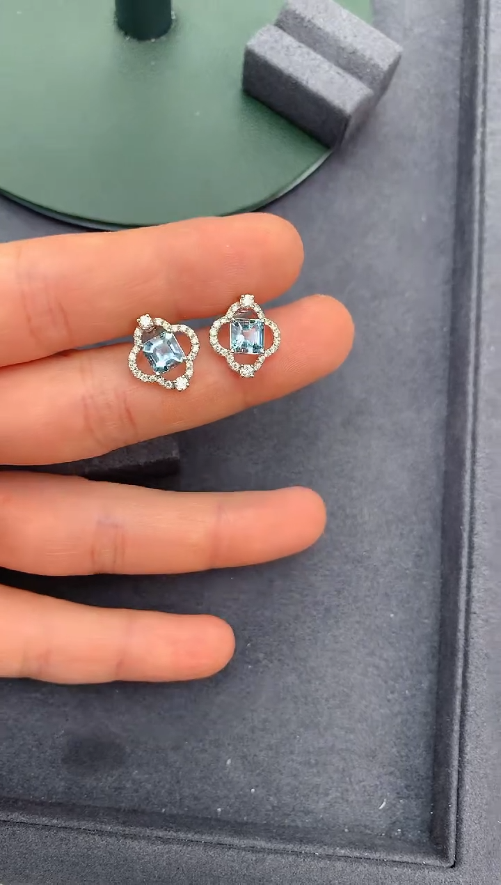 【闪购商品】海蓝宝石耳坠18K金镶嵌1.1ct海蓝宝耳钉