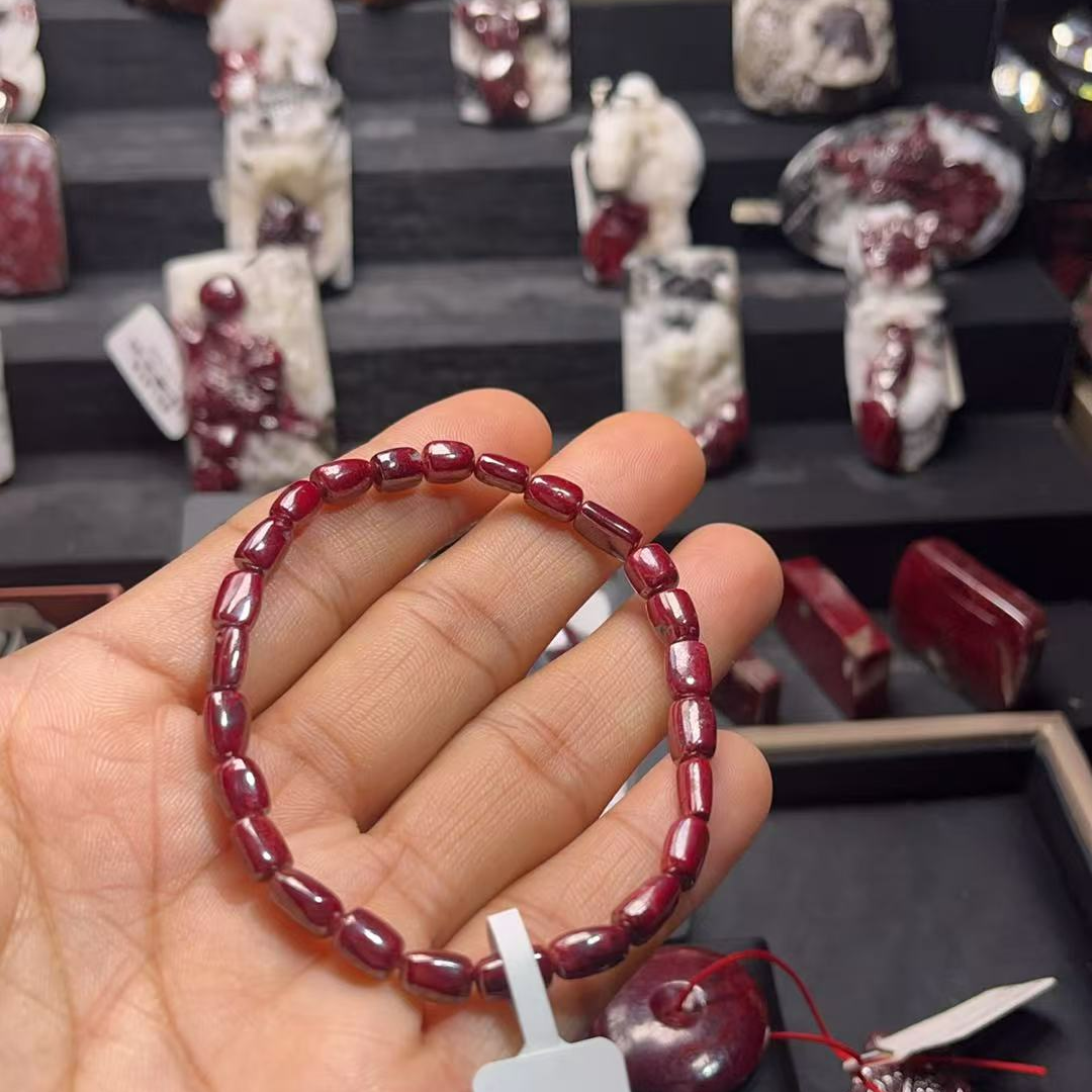 天然辰砂天然朱砂原矿随形手串