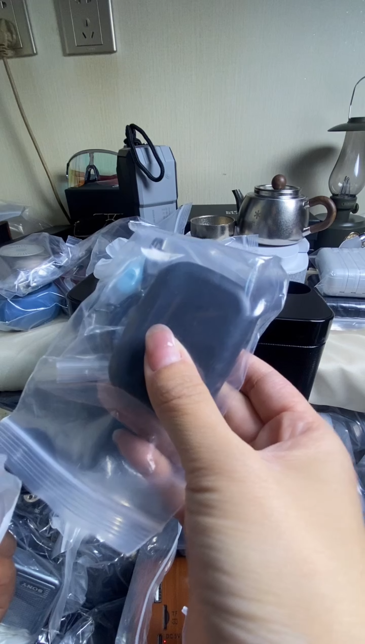 天**风黑色B家入耳耳机