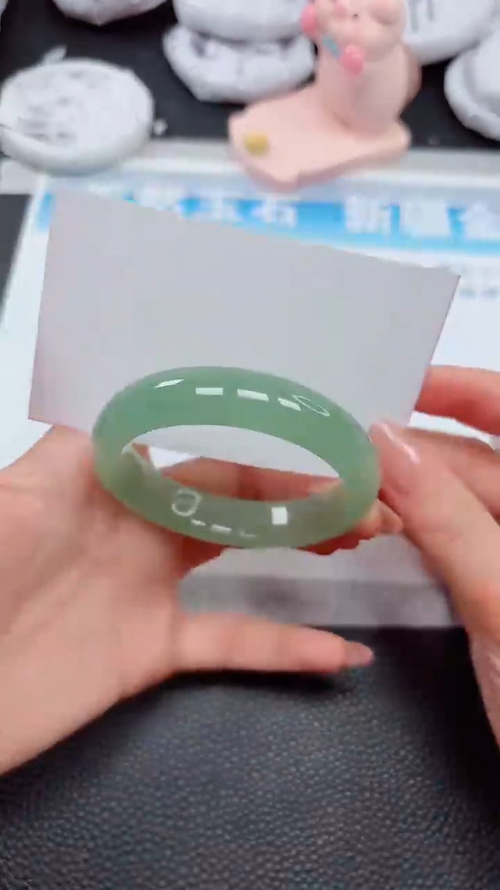 【闪购商品】石英质玉手镯未镶嵌718