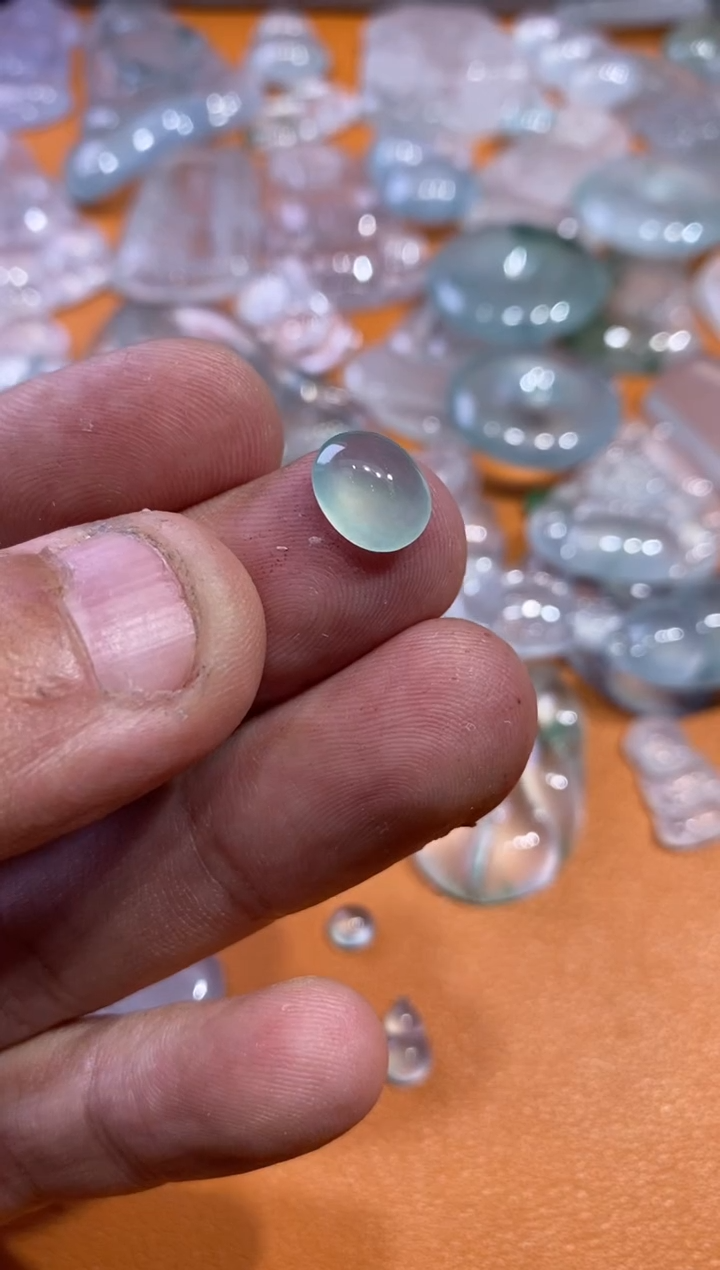 【闪购商品】翡翠颈饰未镶嵌蛋面280