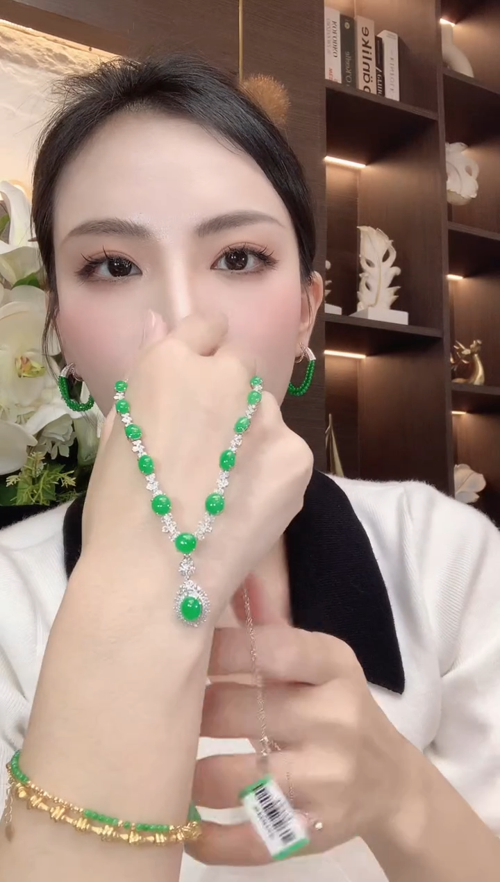 套链18K金镶嵌翡翠D23