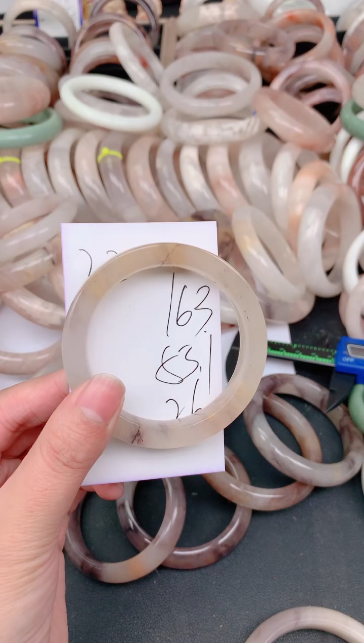 未镶嵌手镯石英质玉163