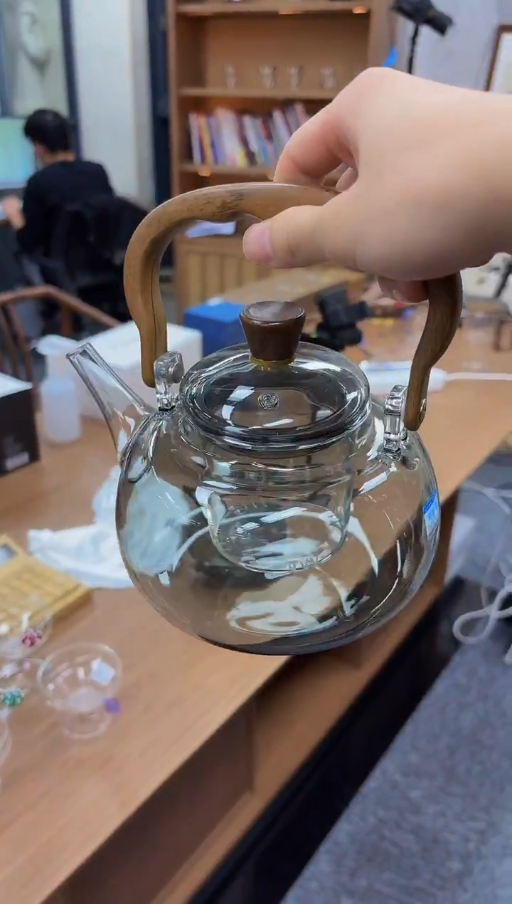 悦纳斯透明壶烟灰色
