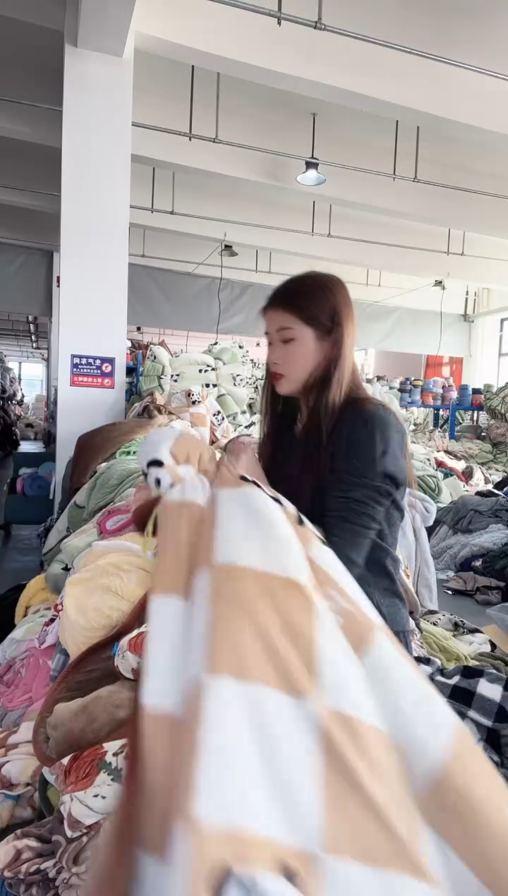 牛奶绒被子  1.5*2.0米  瑕疵