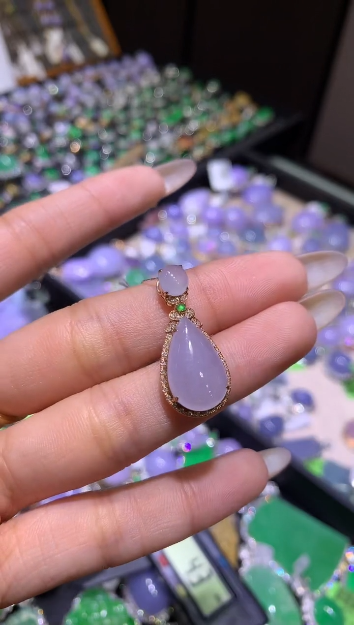 【闪购商品】翡翠吊坠(不含链)18K金镶嵌水滴