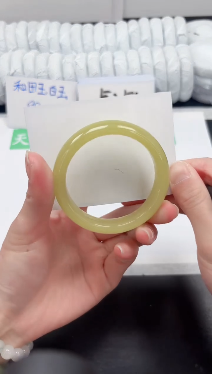 【闪购商品】石英质玉手镯未镶嵌447-55.2