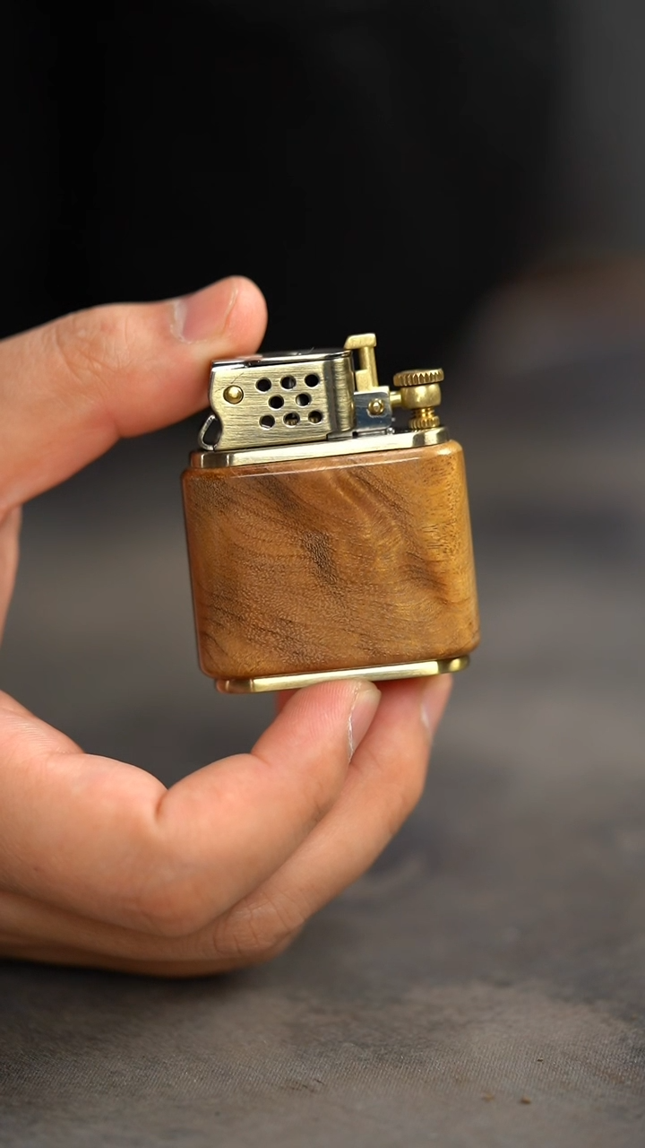 【闪购商品】金丝楠木雕552号阴沉木满花纹把玩