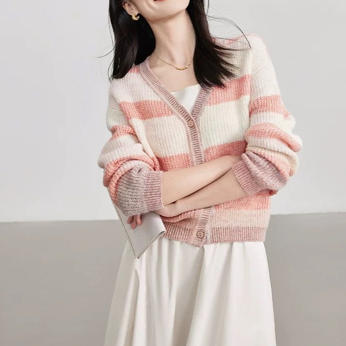 （26-30）品牌女装设计师新款百搭针织上衣牛仔裤半裙连衣裙外套