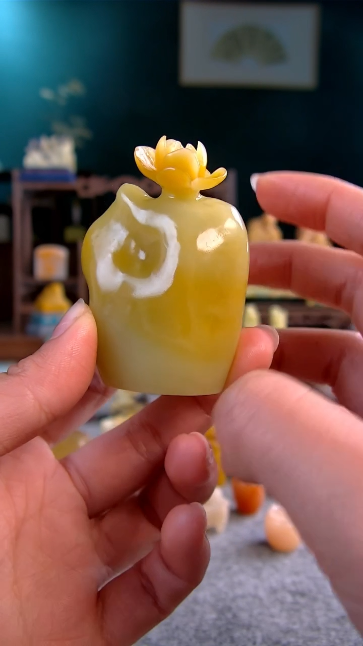 【闪购商品】青田石黄金条观音莲印章1.7*3*6