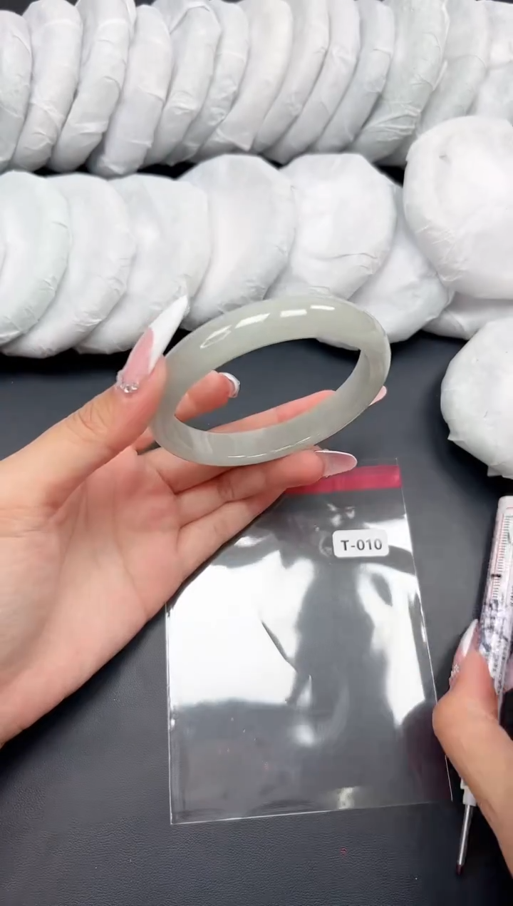 精品手镯，一物一拍T-010