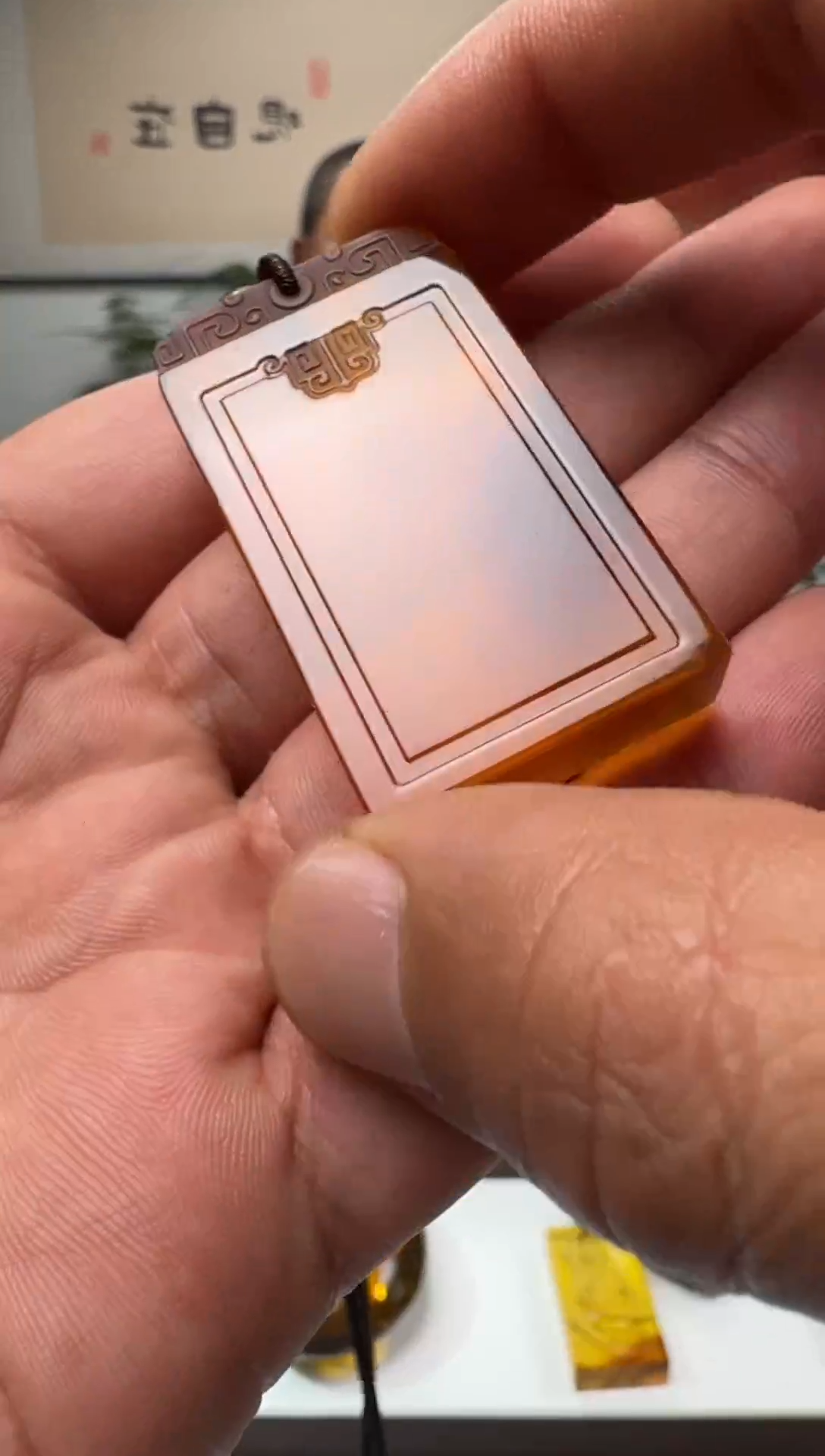 【闪购商品】琥珀颈饰未镶嵌缅甸琥珀仿古方牌吊坠