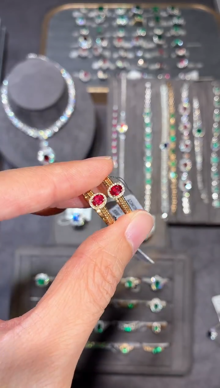 18K金镶嵌戒指红宝石【闪购】不低于0.25ct/多样性发其一