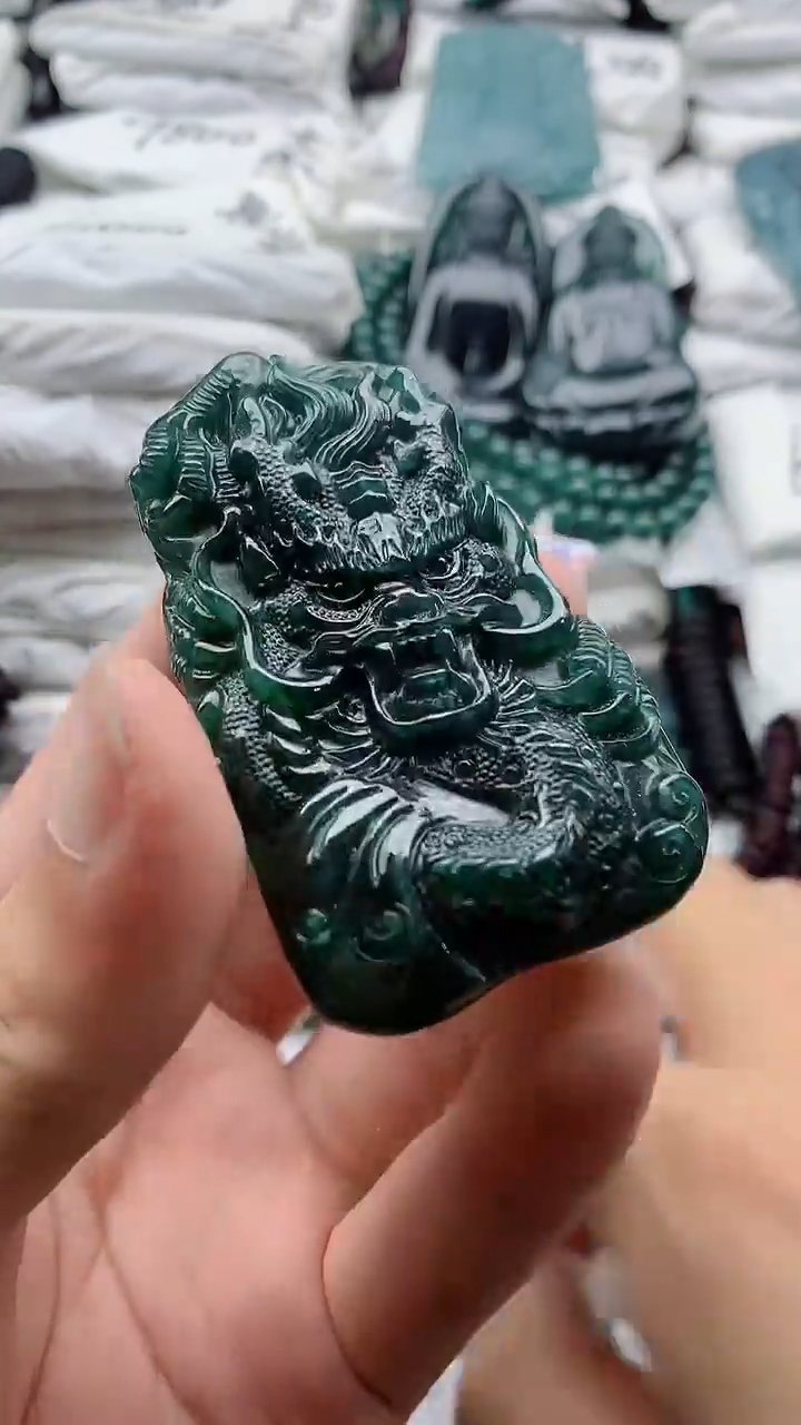 翡翠未镶嵌颈饰88888888