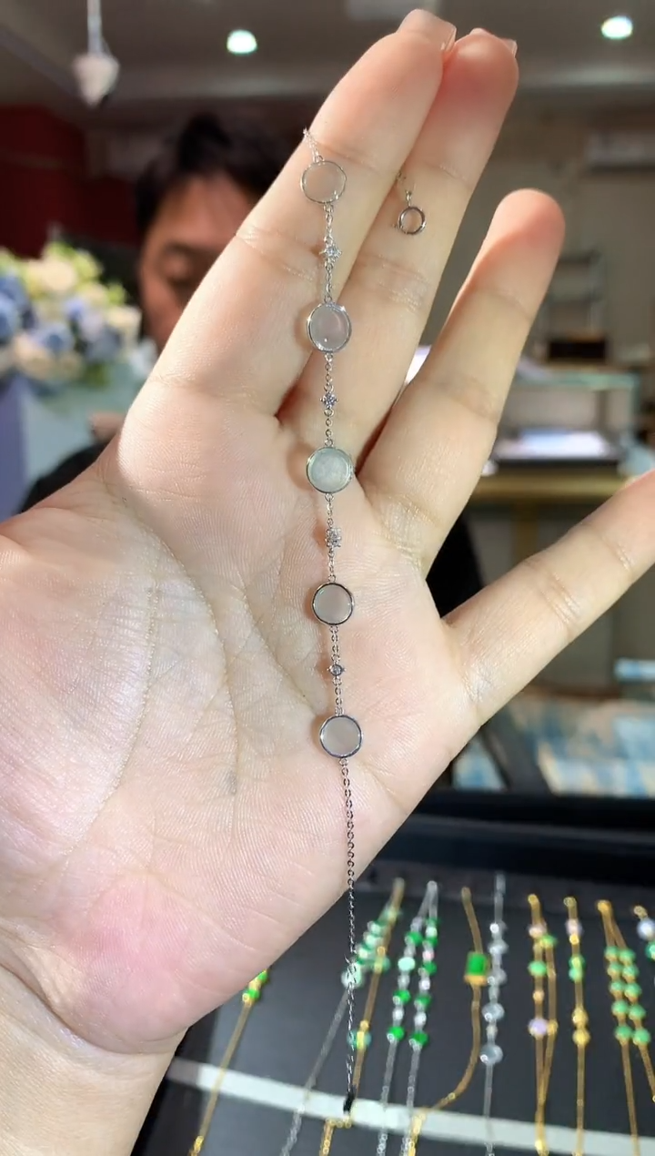 【闪购商品】18K金镶嵌翡翠手链431时尚