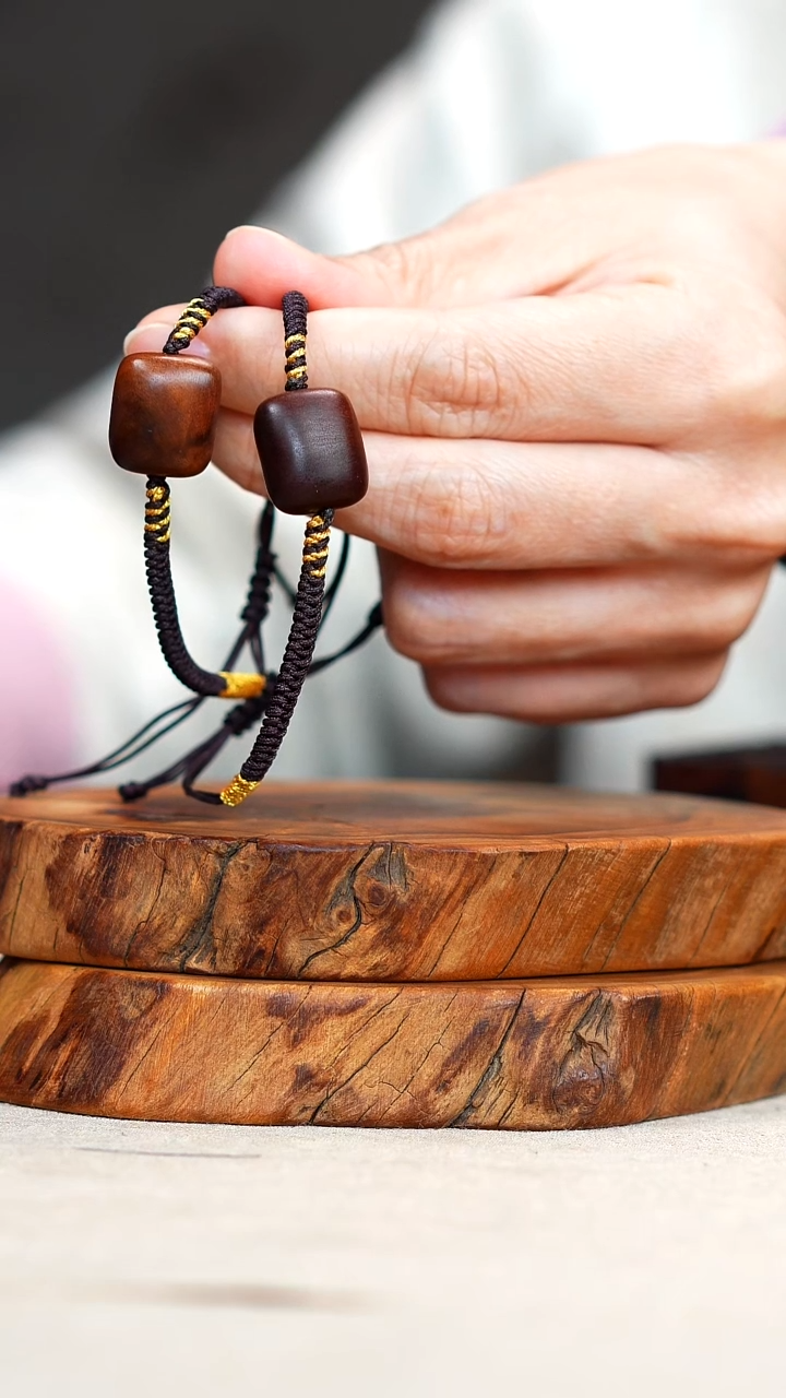 枣木龍*森雷击枣木小方糖手链