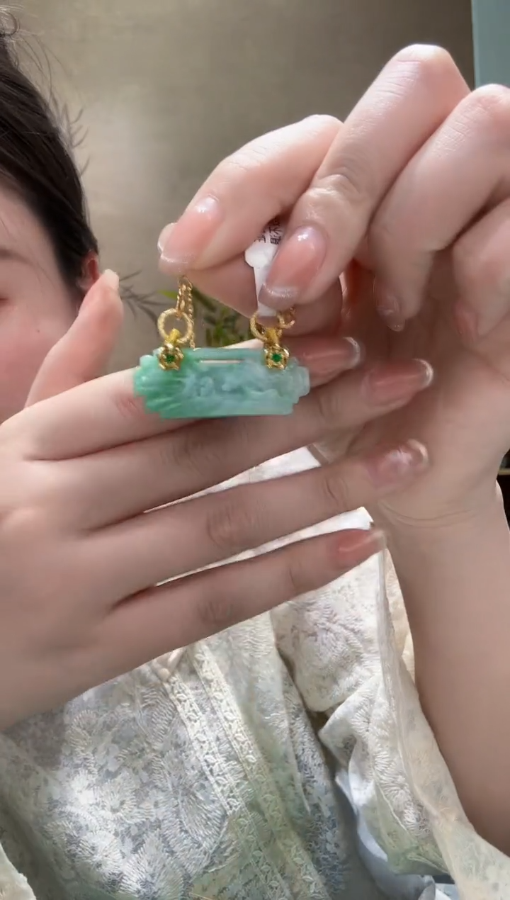 【闪购商品】翡翠未镶嵌颈饰吊坠
