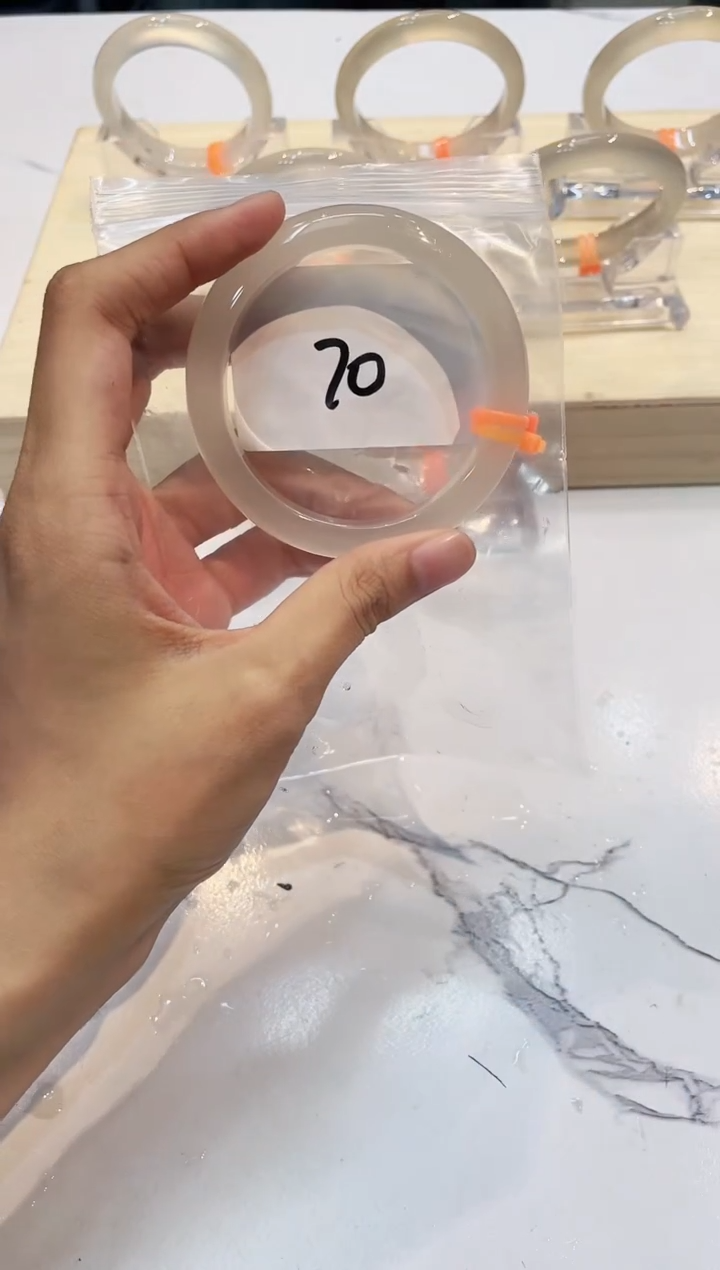 玛瑙/玉髓手镯未镶嵌70-58+