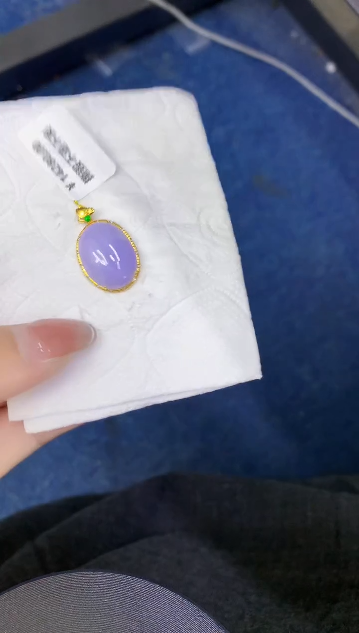 颈饰18K金镶嵌翡翠缅甸天然翡翠A货