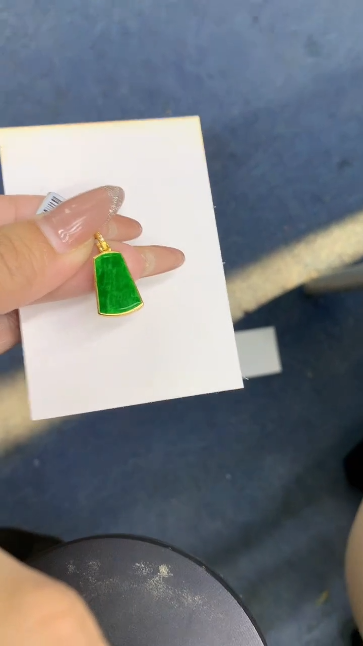 颈饰未镶嵌翡翠1