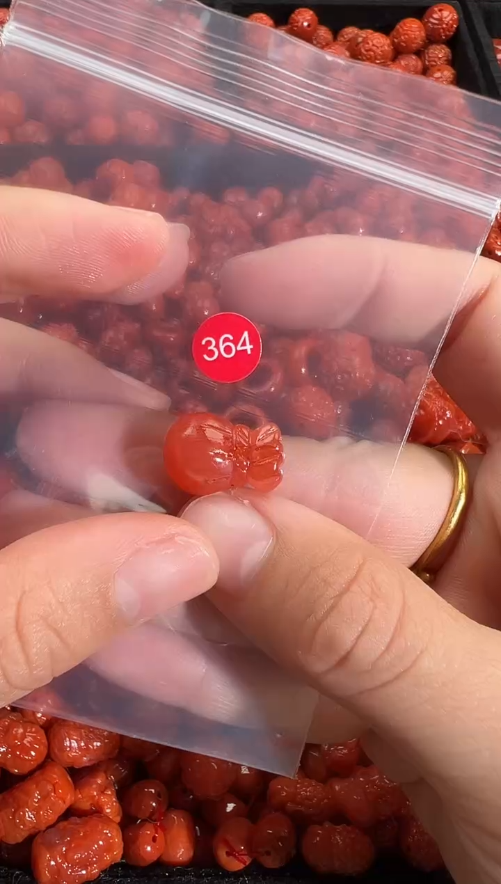 颈饰未镶嵌南红玛瑙1