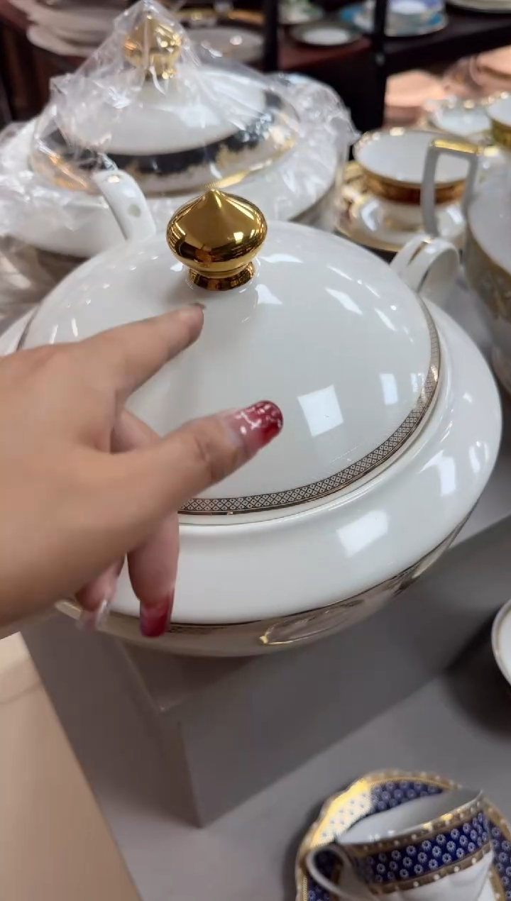 【闪购商品】瓷片汤锅福利+勺福利微瑕