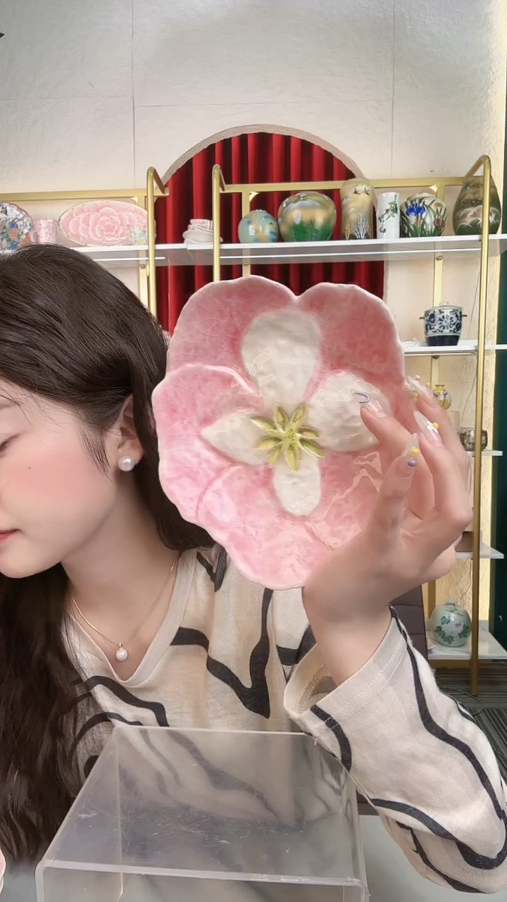 盘有田烧大开片花瓣盘17cm-浓粉