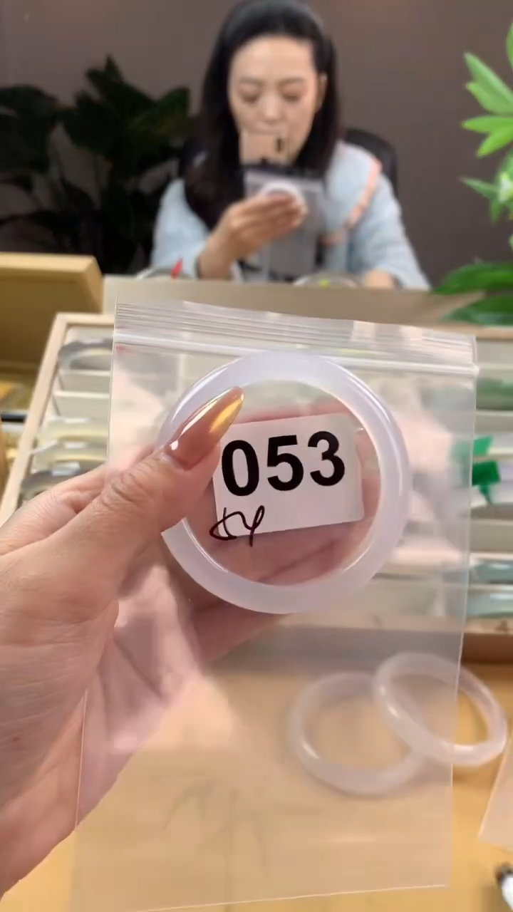 【闪购商品】玛瑙/玉髓手镯未镶嵌053