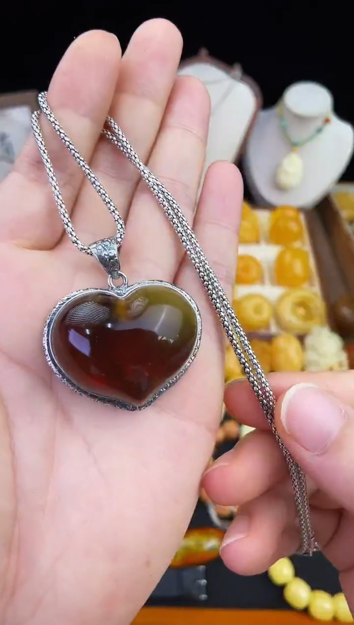 琥珀未镶嵌珠宝奇石小*子柒月