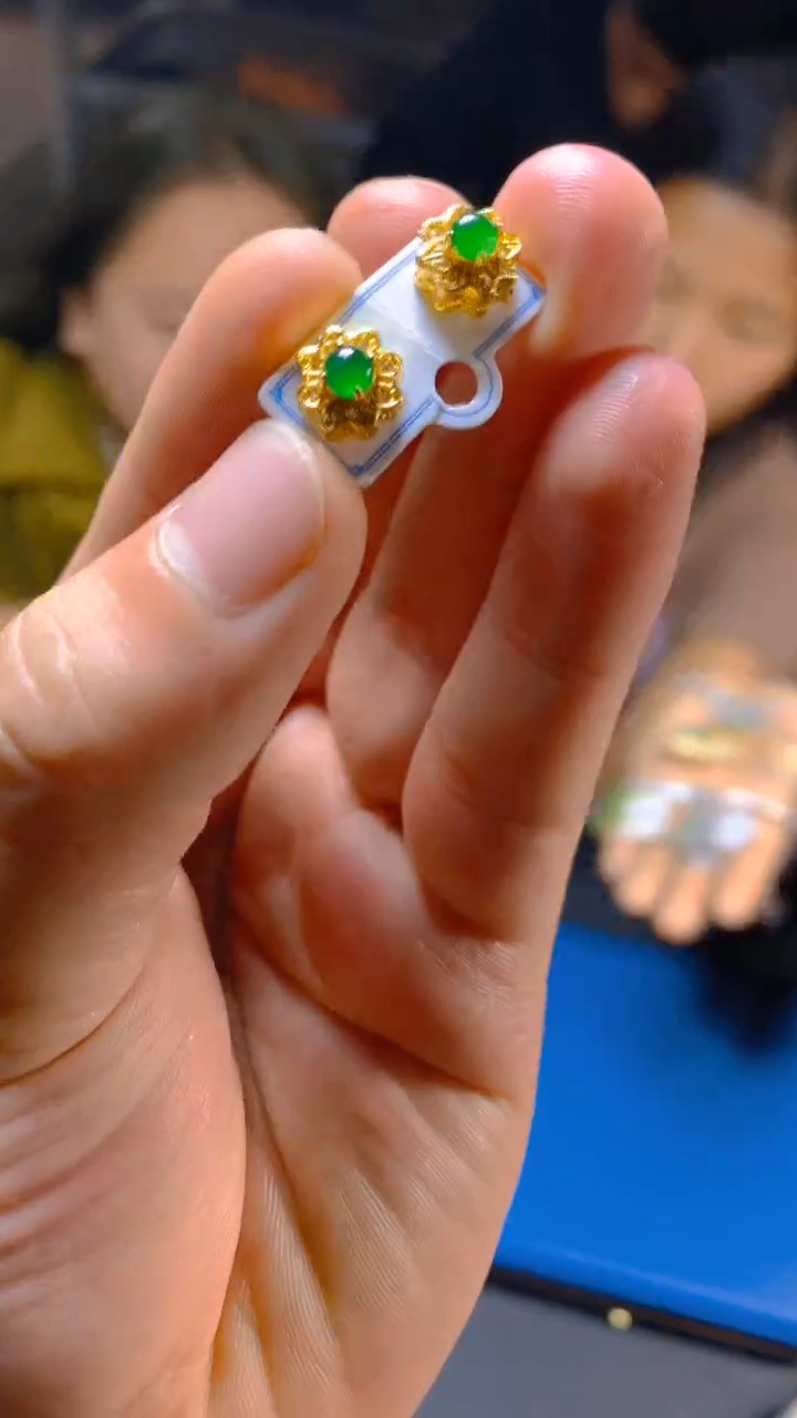 【闪购商品】翡翠耳饰未镶嵌0917514456多样性发一